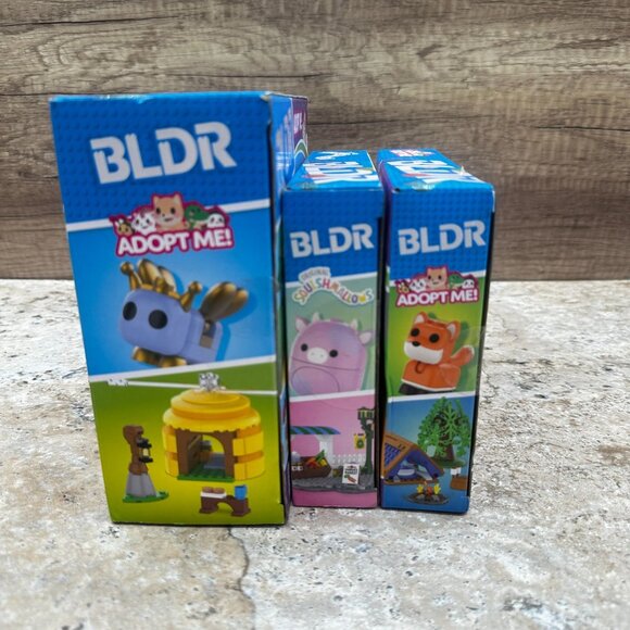 Bundle BLDR Adopt Me & Squishmallows Building Set Coffee Shop, Campsite, Market - Picture 8 of 8